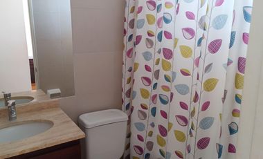 Arriendo amplio commodo  departamento en Valparaíso, Marzo a Diciembre 3 dormitorios,2 baños 1 Estacionamiento $ 650.0000, + gastos comunes $ 120.000