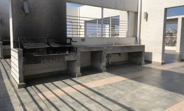 Arriendo amplio commodo  departamento en Valparaíso, Marzo a Diciembre 3 dormitorios,2 baños 1 Estacionamiento $ 650.0000, + gastos comunes $ 120.000