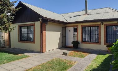 Casa en Villa Edén a metros de Colegio Concepción, U. Santo Tomás