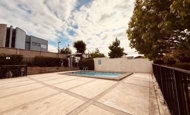 HERMOSO DEPARTAMENTO. EDIFICIO ALTO ORIENTE. CENTRO DE QUILPUÉ.