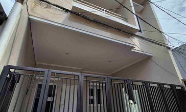 Rumah Baru Lebar 6 Siap Huni di Tanjung Duren Jakarta Barat
