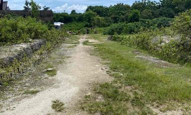 Tanah di jalan utama goa gong ungasan