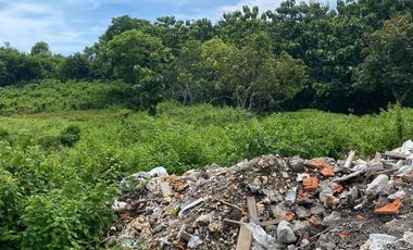 Tanah di jalan utama goa gong ungasan