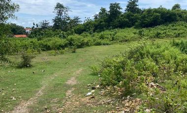 Tanah di jalan utama goa gong ungasan