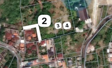Tanah di jalan utama goa gong ungasan