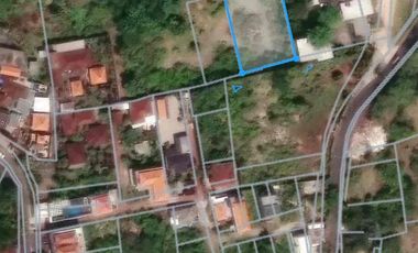 Tanah di jalan utama goa gong ungasan