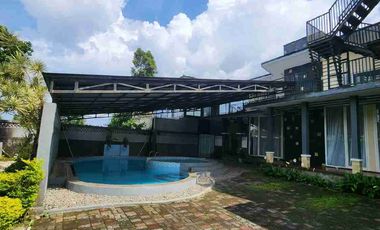 Villa Minimalis Luas Sebelah Istana Cipanas