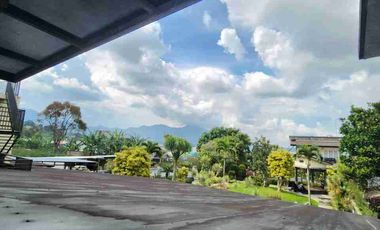 Villa Minimalis Luas Sebelah Istana Cipanas