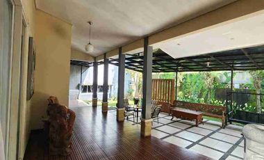 Villa Minimalis Luas Sebelah Istana Cipanas