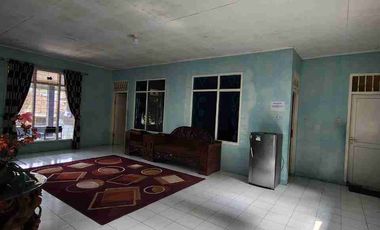 Villa Minimalis Luas Sebelah Istana Cipanas