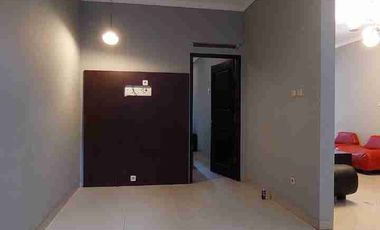 Disewakan Rumah Tinggal Luas di Golf Barat Arcamanik