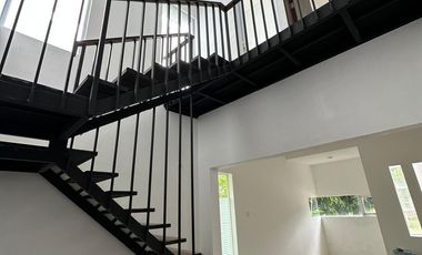 Dijual rumah arsitek 2 lantai Summer Meadow Citragrand City Palembang