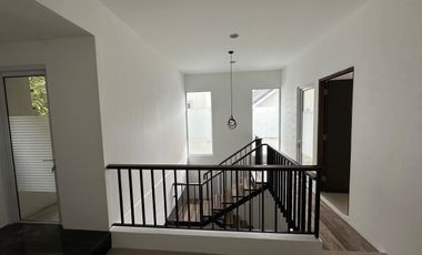 Dijual rumah arsitek 2 lantai Summer Meadow Citragrand City Palembang