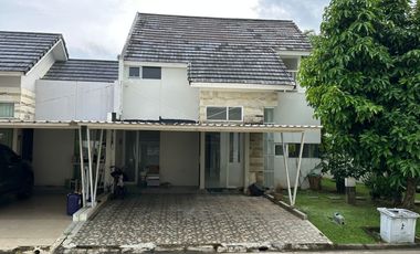 Dijual rumah arsitek 2 lantai Summer Meadow Citragrand City Palembang