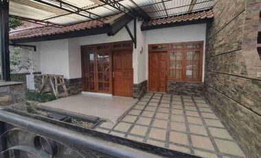 DISEWAKAN Rumah FULL Furnished di Arcamanik Endah Perluasan dekat Griya Arcamanik Bandung