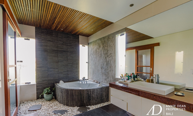 FREEHOLD VILLA CLOSE TO AN AUSTRALIAN INTERNATIONAL SCHOOL