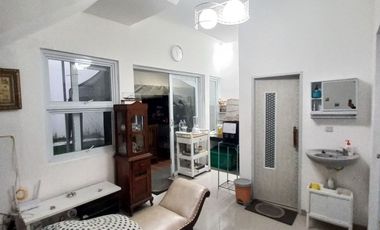 Dijual Rumah Semi Villa semi Furnished di jatihandap