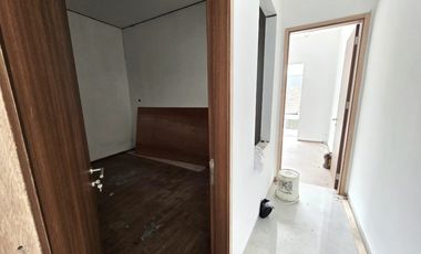ANA RUMAH BARU UK 5X15M DI KOMPLEK TAMAN RATU