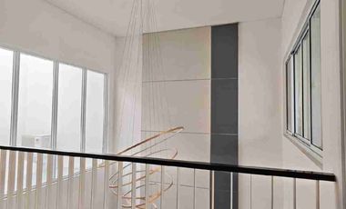 Rumah Riviera uk. 8x15, lt.120m2, lb.130m2, metland puri