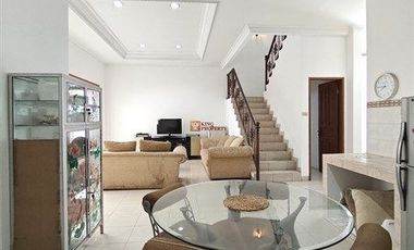 Disewakan Rumah Taman Permata Indah TPI 2 Lantai 8 x 19 m2 Furnished Lengkap & Terawat Siap Huni, Akses Dekat Pasar Teluk Gong Jakarta Utara