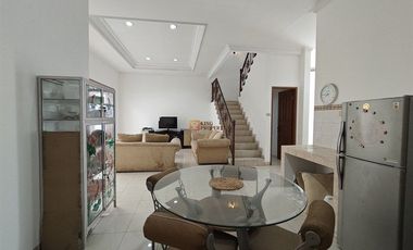 Disewakan Rumah Taman Permata Indah TPI 2 Lantai 8 x 19 m2 Furnished Lengkap & Terawat Siap Huni, Akses Dekat Pasar Teluk Gong Jakarta Utara
