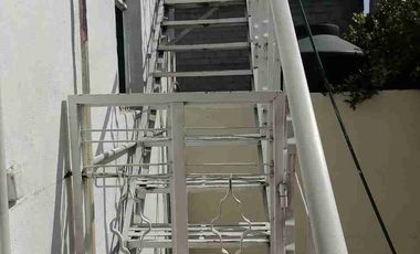 Casa con locales, Excelente propiedad!