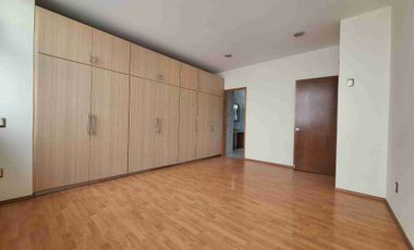 Se vende casa cerca de la Fuente de las 8 regiones, con vista panorámica