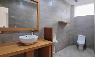 Se vende casa cerca de la Fuente de las 8 regiones, con vista panorámica