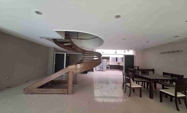 Se vende casa cerca de la Fuente de las 8 regiones, con vista panorámica