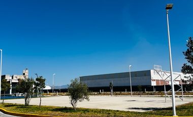 Increíble Residencia de 3 niveles con Pisos de Mármol, Rooftop y Terraza en Residencial Exclusivo