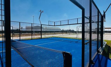 Increíble Residencia de 3 niveles con Pisos de Mármol, Rooftop y Terraza en Residencial Exclusivo