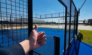 Increíble Residencia de 3 niveles con Pisos de Mármol, Rooftop y Terraza en Residencial Exclusivo