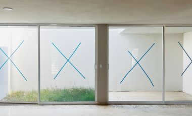 Increíble Residencia de 3 niveles con Pisos de Mármol, Rooftop y Terraza en Residencial Exclusivo