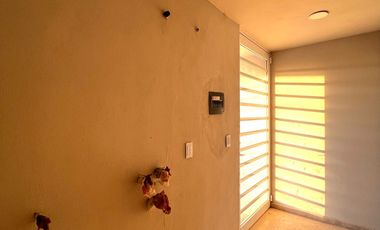 Increíble Residencia de 3 niveles con Pisos de Mármol, Rooftop y Terraza en Residencial Exclusivo