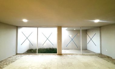 Increíble Residencia de 3 niveles con Pisos de Mármol, Rooftop y Terraza en Residencial Exclusivo