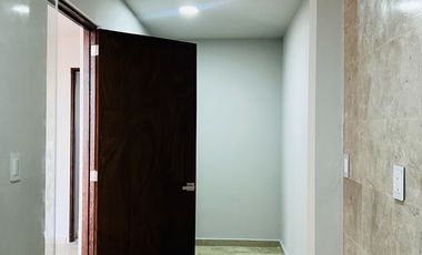 Increíble Residencia de 3 niveles con Pisos de Mármol, Rooftop y Terraza en Residencial Exclusivo