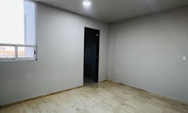 Increíble Residencia de 3 niveles con Pisos de Mármol, Rooftop y Terraza en Residencial Exclusivo
