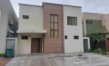 Casa de venta en Km5 vía Samborondon - Urb Mirasol