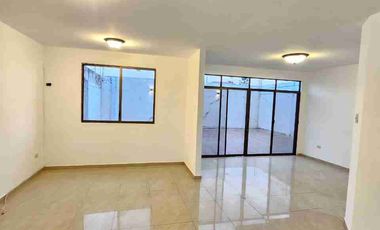 Casa de venta en Km5 vía Samborondon - Urb Mirasol