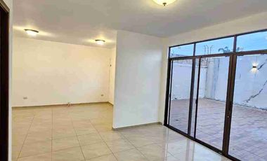 Casa de venta en Km5 vía Samborondon - Urb Mirasol