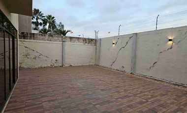 Casa de venta en Km5 vía Samborondon - Urb Mirasol