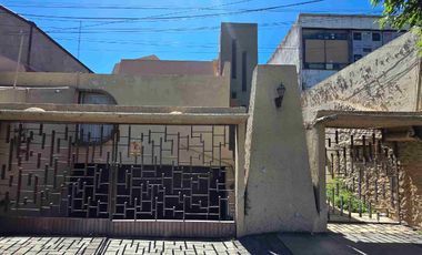 Proiedad comercial en renta, sobre Avenida Madero, justo frente al Palacio de Gobierno de la ciudad de Pachuca, Hidalgo.