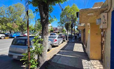 Proiedad comercial en renta, sobre Avenida Madero, justo frente al Palacio de Gobierno de la ciudad de Pachuca, Hidalgo.