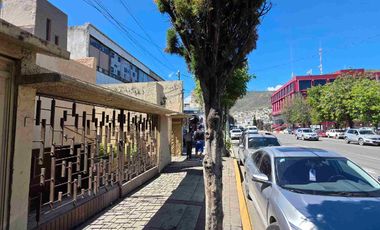 Proiedad comercial en renta, sobre Avenida Madero, justo frente al Palacio de Gobierno de la ciudad de Pachuca, Hidalgo.
