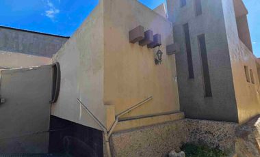 Proiedad comercial en renta, sobre Avenida Madero, justo frente al Palacio de Gobierno de la ciudad de Pachuca, Hidalgo.