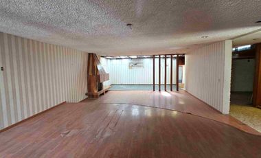 Proiedad comercial en renta, sobre Avenida Madero, justo frente al Palacio de Gobierno de la ciudad de Pachuca, Hidalgo.