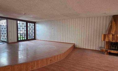 Proiedad comercial en renta, sobre Avenida Madero, justo frente al Palacio de Gobierno de la ciudad de Pachuca, Hidalgo.