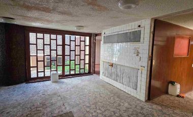 Proiedad comercial en renta, sobre Avenida Madero, justo frente al Palacio de Gobierno de la ciudad de Pachuca, Hidalgo.