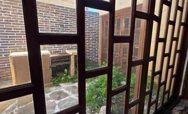 Proiedad comercial en renta, sobre Avenida Madero, justo frente al Palacio de Gobierno de la ciudad de Pachuca, Hidalgo.