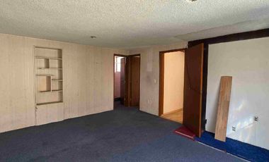 Proiedad comercial en renta, sobre Avenida Madero, justo frente al Palacio de Gobierno de la ciudad de Pachuca, Hidalgo.